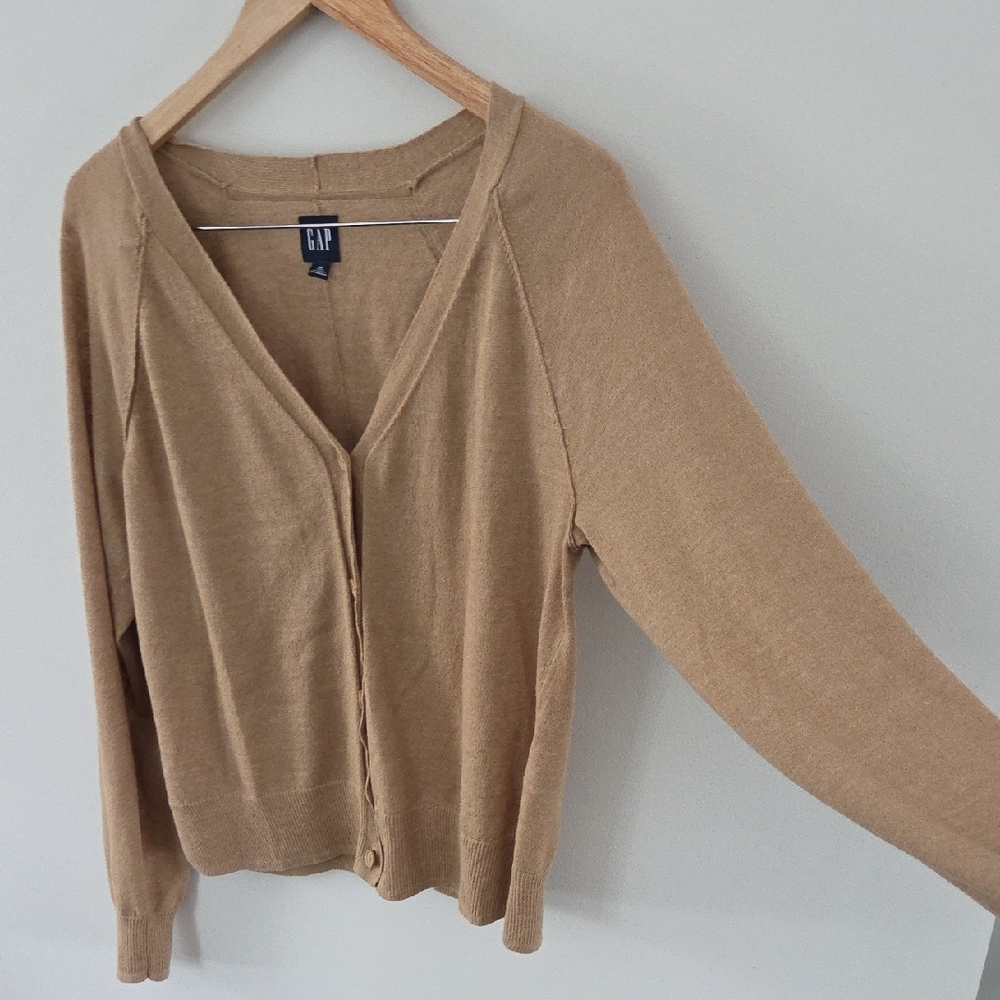 GAP Women's Linen Camel V-neck Cardigan - Picture 6 of 9